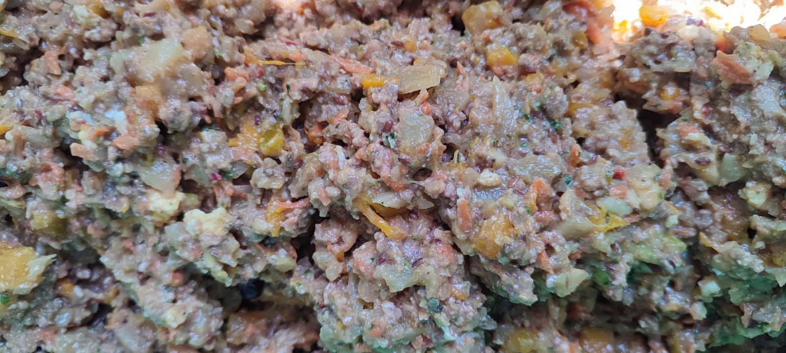 Tu perro come sólo Pellet?