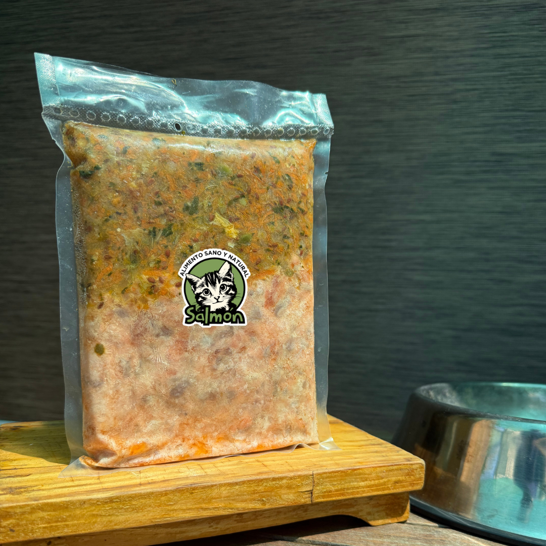 Alimento natural cocido para gatos sabor salmón 500g - Le Fov