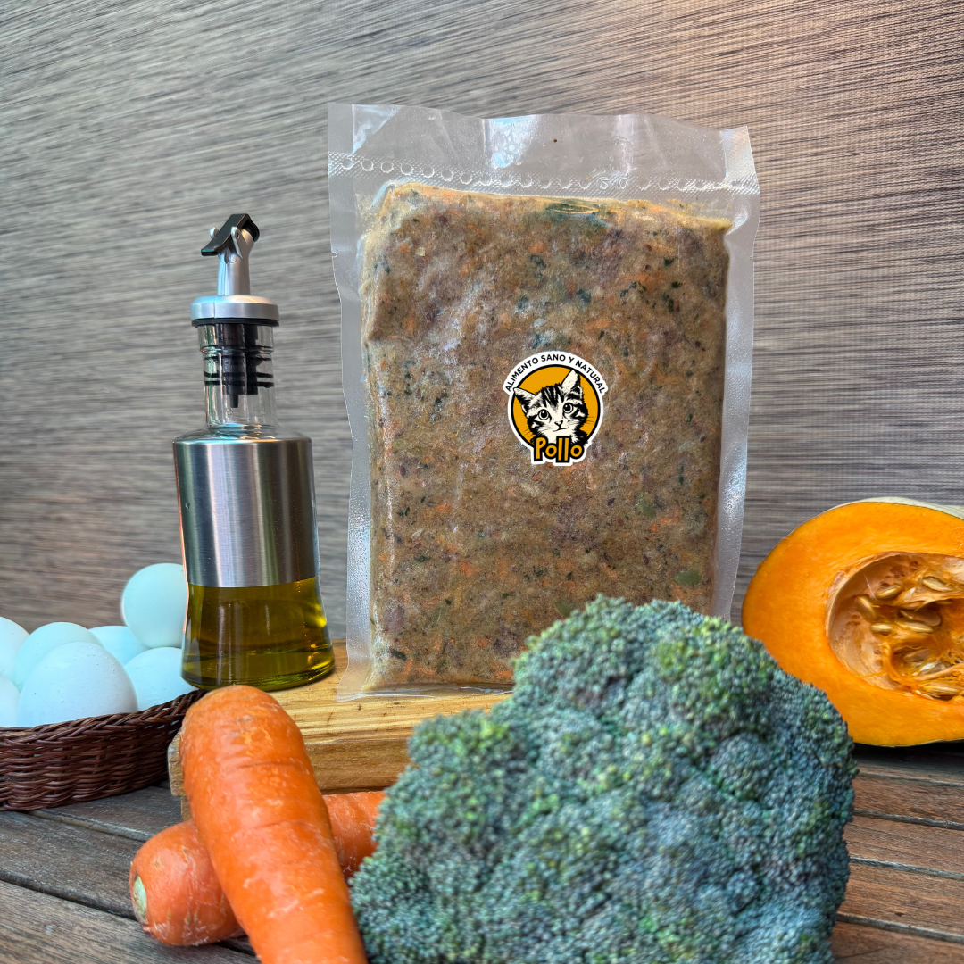 Alimento natural cocido para gatos sabor pollo 500g - Le Fov